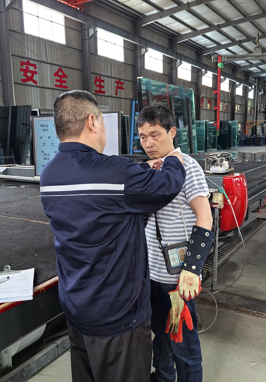 山东省朗荣玻璃科技股份有限公司2.png